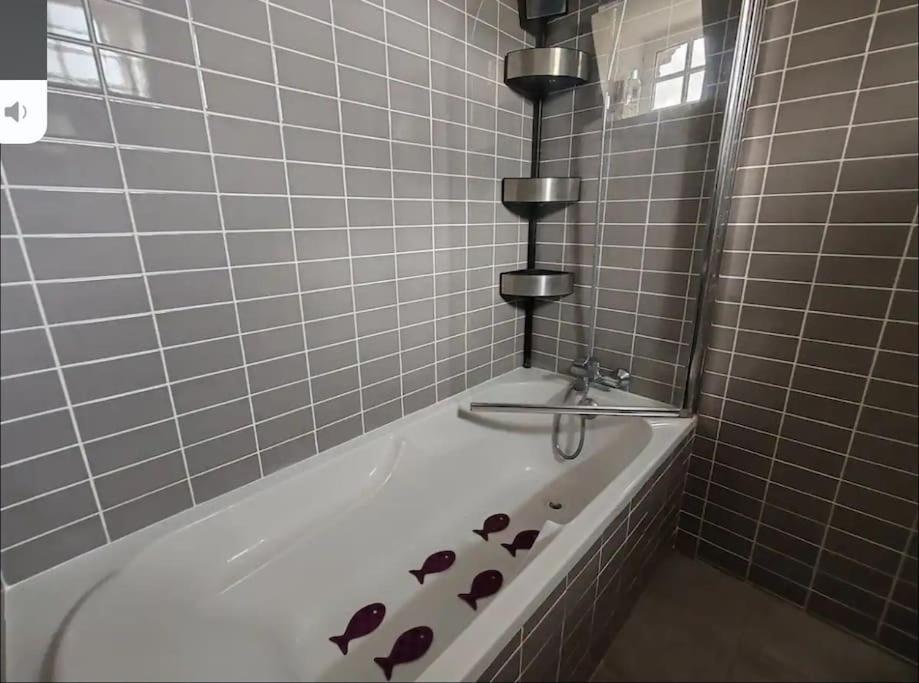 Un Appartement Dans Un Chateau ドーヴィル エクステリア 写真