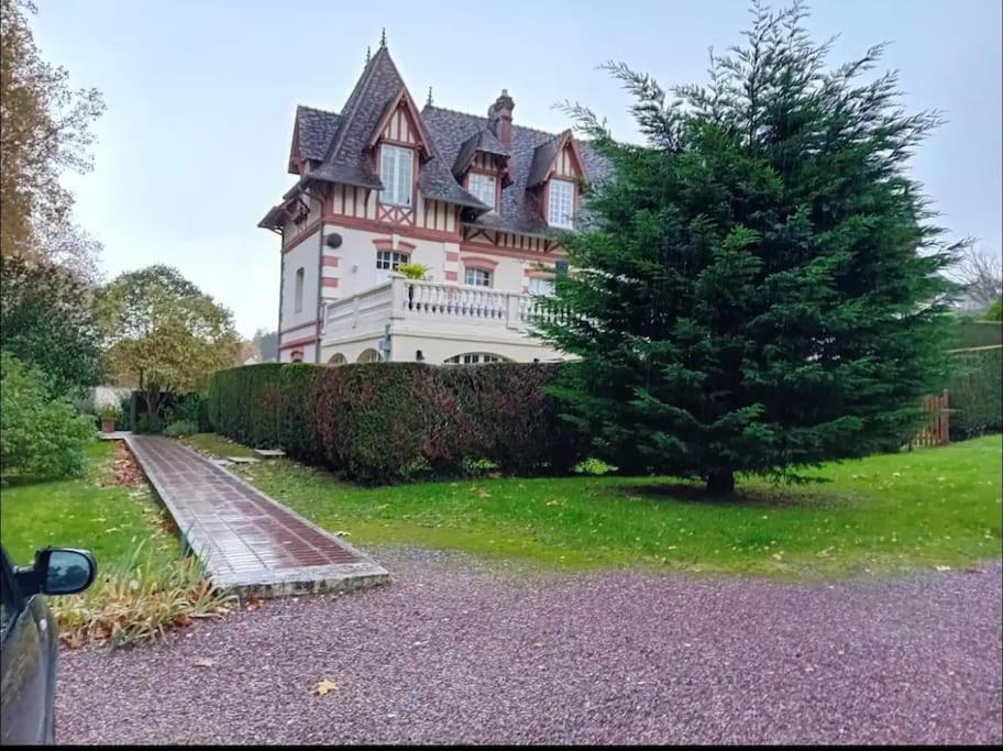 Un Appartement Dans Un Chateau ドーヴィル エクステリア 写真